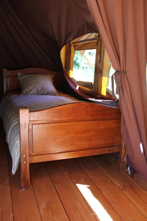 Chez Tombivouac Villa Pierrefonds Bagian luar foto