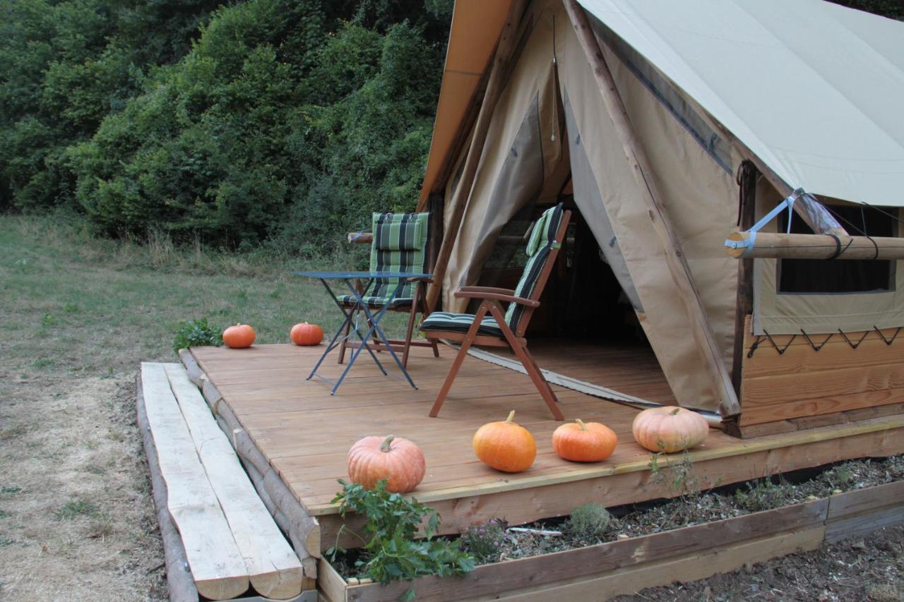 Chez Tombivouac Villa Pierrefonds Bagian luar foto