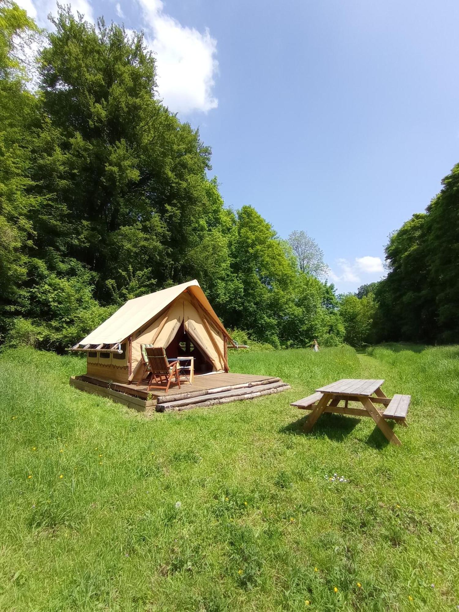 Chez Tombivouac Villa Pierrefonds Bagian luar foto