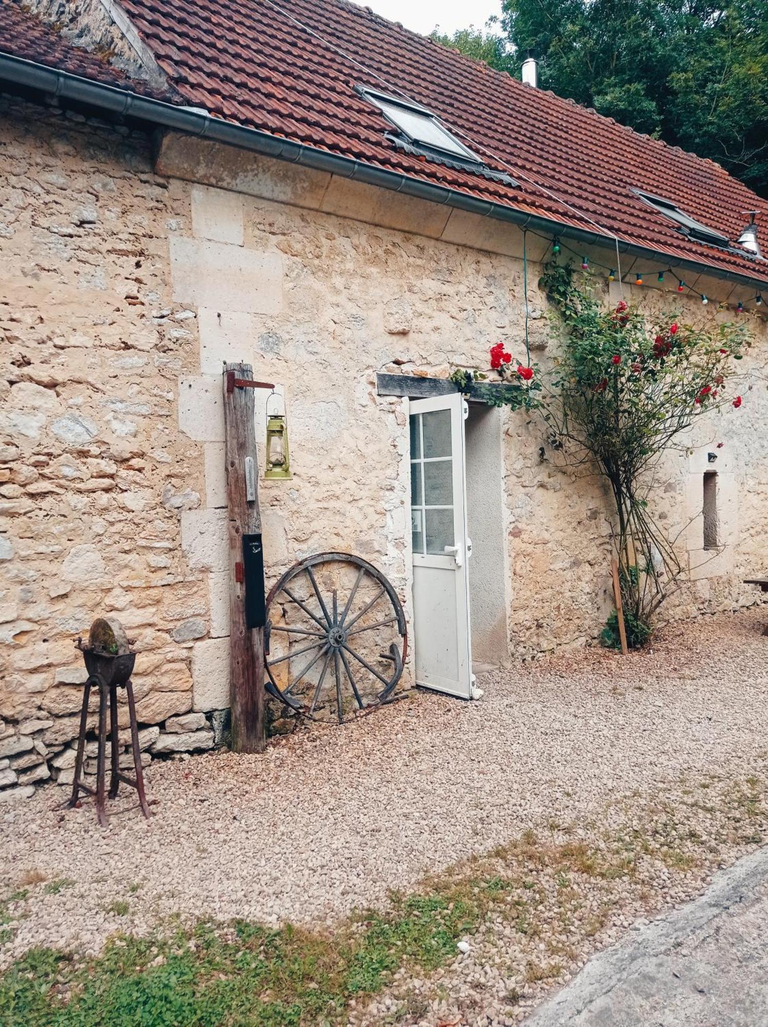 Chez Tombivouac Villa Pierrefonds Bagian luar foto