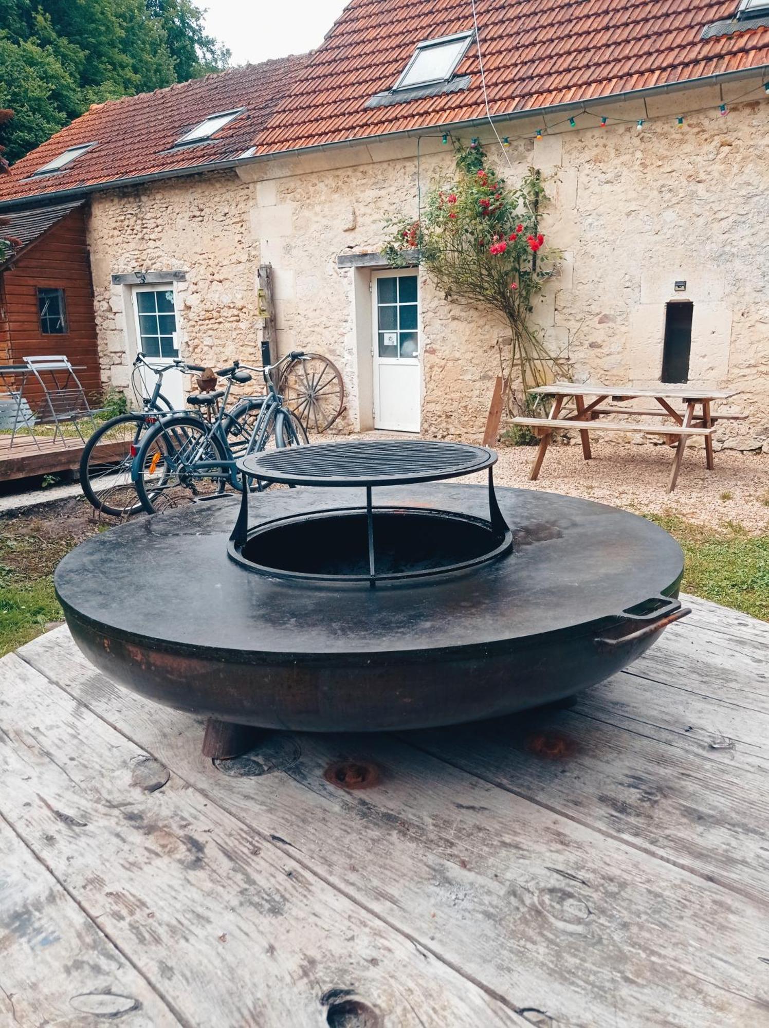 Chez Tombivouac Villa Pierrefonds Bagian luar foto