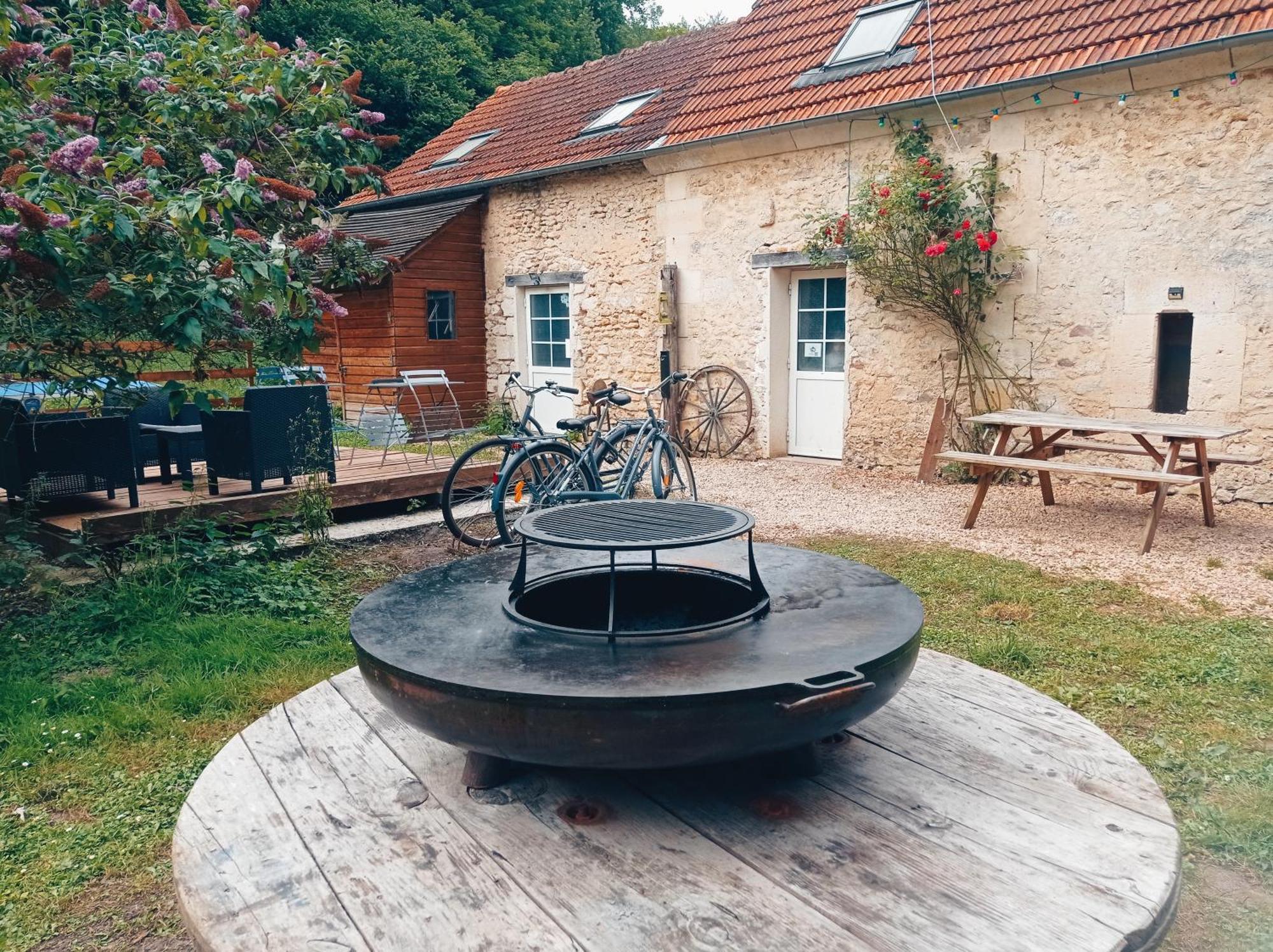 Chez Tombivouac Villa Pierrefonds Bagian luar foto