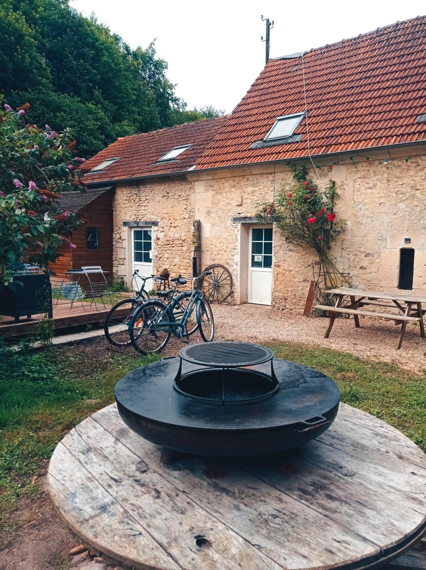 Chez Tombivouac Villa Pierrefonds Bagian luar foto